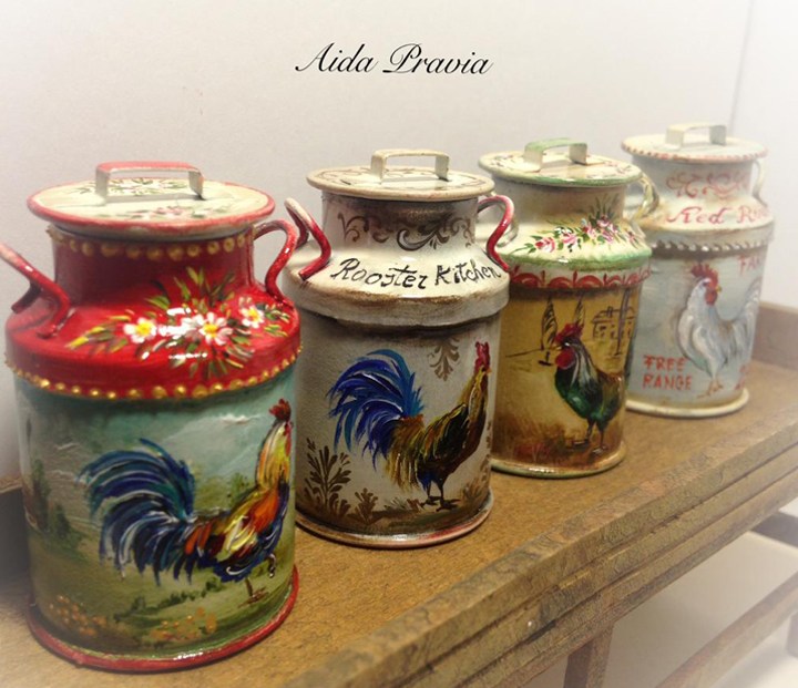 Laiterie à décor de coqs